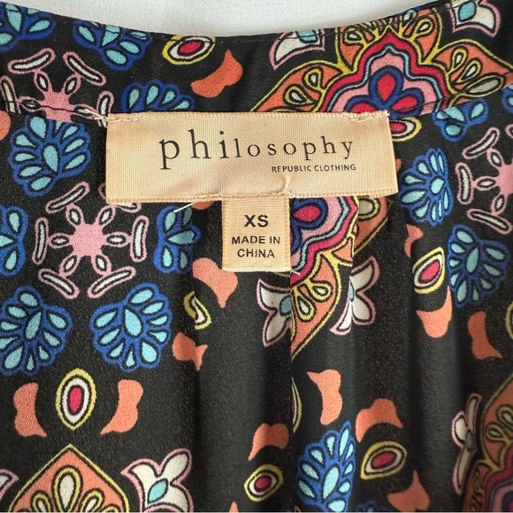 Philosophy BL Kaleidoscope Multicolor
Short Sleeve Semi Sheer V-neck XS - Picture 5 of 11